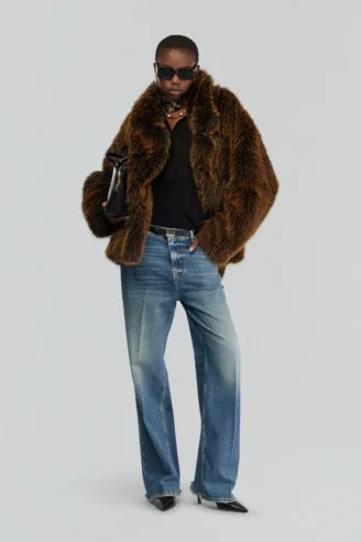 ΓΟΥΝΑ ΚΑΡΟΛ